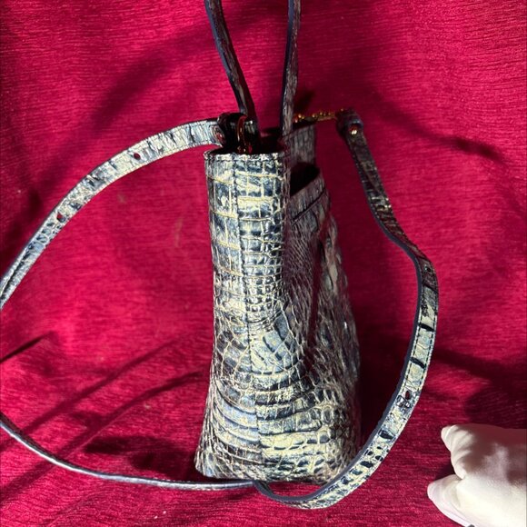 NWOT Brahmin Blue Crocodile Embossed Leather Bucket Bag - Picture 5 of 8
